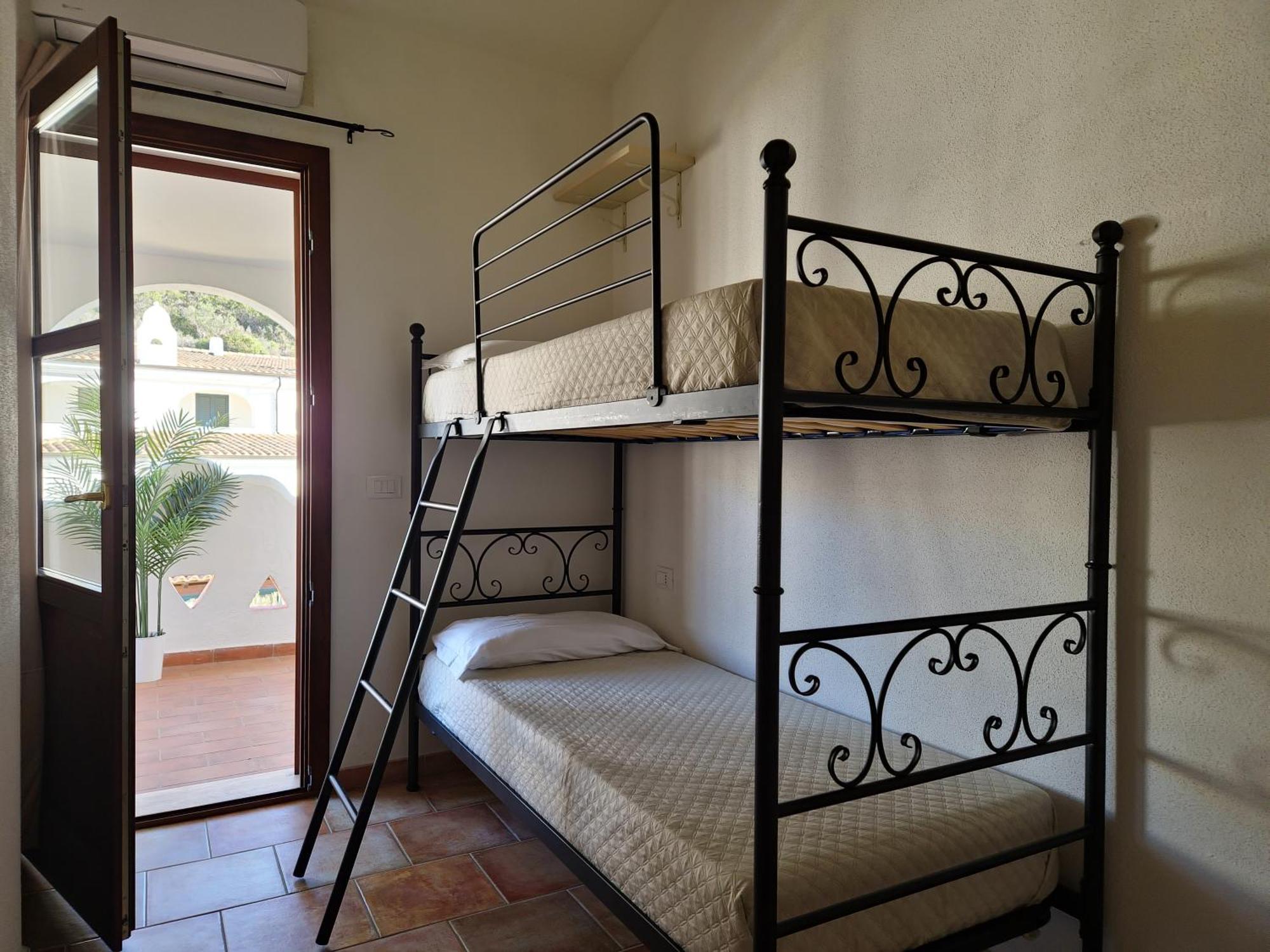 Dommos - Melodie Apartments Cala Liberotto Eksteriør bilde